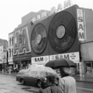 Toronto, Yonge Street, Sam the Record Man, 1993, Avard Woolaver,